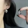 Pendientes de Aro Simples Plateados 2026 Nuevo Estilo Popular Pendientes de Lujo Ligero Únicos y Hermosos Pendientes para Rostros Cuadrados y Redondos