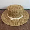 Chapéu de Palha Retro Francês Feminino Topo Plano Aba Larga Chapéu de Sol Férias na Praia Atmosfera para Fotos Proteção Solar Chapéu com Laço