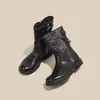 Botas de Cano Curto para Trabalho Femininas 2026 Outono/Inverno Sapatos Femininos Moda de Nicho Botas de Couro Botas de Motociclista Fivela Botas Martin