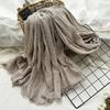 Bufanda de algodón y lino disponible en AliExpress, nueva bufanda de hombre popular entre los países europeos y americanos, versátil, sencilla, con hilo teñido a rayas.