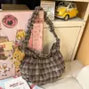 Bolso Cruzado de Hombro Único Plisado Rojo Estilo Coreano Cuadros Artísticos Alto Valor Estudiante Universitario Versátil para el Trabajo Bolso Dumpling