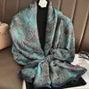 Lenço de seda das mulheres Primavera e Outono Nova Chegada Brocado Cetim Grande Lenço Longo Moda Coreana Cachecol Impresso Ar Condicionado Xale Toalha de Praia Externa