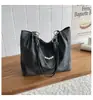 Bolso Casual de Moda con Personalidad de Gran Capacidad y Textura Simple, Bolso de Hombro Estilo Nuevo 2026 Bolso Tote Transfronterizo para Mujer