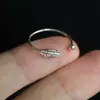 Anillo Mobius Exquisito Estilo Ins para Mujer Diseño de Nicho Anillo Abierto Ajustable con Letra Anillo Versátil para el Dedo Índice de Personalidad