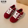 Couro Genuíno Solado Grosso Salto Escondido Mais Vendidos Sapatos Casuais Esportivos Tênis de Skate Feminino Outono 2026 Novo Versátil Retrô Sapatos de Treino Alemães