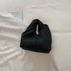 Bolso de Mano Plegado de Diseño de Nicho para Mujer 2026 Nuevo Bolso de Hombro/Axila de Gran Capacidad para Viajes Diarios Estilo Coreano Bolso Cubo