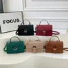 Bolso de mano cuadrado pequeño con estampado de cocodrilo, nuevo estilo transfronterizo, tacto de alta gama, moda retro, bolso de un solo hombro, bolso cruzado versátil de lujo ligero