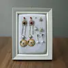 Tablero Exhibidor de Aretes tipo Marco de Fotos al por Mayor, Soporte de Aretes para Uso Doméstico, Exhibidor Decorativo para Joyerías Montado en Pared, Soporte Exhibidor de Collares y Pulseras para Puestos de Mercado