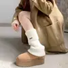 Botas japonesas y coreanas de otoño e invierno calcetines de felpa para pantorrilla etiqueta metálica Blanco y2g pierneras de chica popular de moda tejido cálido para mujer