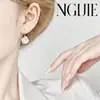 Brincos Yanbai Flor Pérola Imitação Gota de Óleo, Brincos de Luxo Leve de Alta Qualidade, Estilo Francês Doce e Fresco para Mulheres