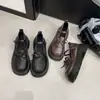 Sapatos Retro Britânicos Confortáveis com Laço para Mulheres, Modernos e Elegantes com Saias, Sapatos Pequenos de Couro para Mulheres, Novo Estilo Primavera e Verão 2025