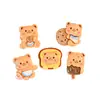 Oso Pequeño de Dibujos Animados Juguete Comestible Accesorios de Resina Pegamento de Crema DIY Pegatinas para Funda de Teléfono Escena en Miniatura de Paleta de Pan Adornos