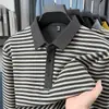 Camisa polo de manga comprida com estampa listrada para homens, simples e casual, adequada para homens de meia-idade na primavera e no outono, com gola de lapela.