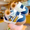 Zapatos para niños pequeños, nuevos modelos de primavera y otoño, zapatos para bebés principiantes para niños de 2 a 3 años, suela suave, antideslizantes, de dibujos animados, zapatos de lona