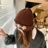 Gorro de lana tejido con patrón de copo de nieve, color marrón, para circunferencia de cabeza grande, para mujer, otoño e invierno, holgado, cálido, estilo coreano, gorro de punto para hombre
