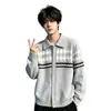 Suéter Cardigan Masculino Cinza Claro com Padrão Diamante Outono Retrô Americano Jaqueta Fair Isle Modelagem Solta Estilo Old Money Tricô