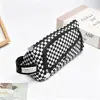Bolsa de Lápices Cuadros Blanco y Negro Triangular Estación Internacional de Amazon Bolsa de Lápices para Estudiantes Nuevos Estuche Bolsa de Almacenamiento para Papelería Logo