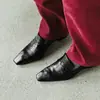 Mocassins Retrô Estilo Francês de Pele de Ovelha com Bico Quadrado Pequeno Temporada Primavera 2026 Sapatos de Couro com Salto Médio Robusto Sapatos de Couro Genuíno com Decote Profundo para Mulheres