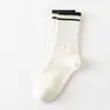 Meias Femininas Mais Vendidas no Xiaohongshu para Primavera e Outono, Meias Longas Femininas Lisas de Cano Médio, Meias de Inverno Respiráveis, Absorventes de Suor e Resistentes a Odores, Meias Largas