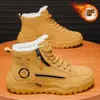 Botas Masculinas de Veludo de Cano Alto para Inverno Botas Masculinas Retrô Britânicas com Solado Grosso Aconchegantes e Aquecidas Sapatos de Algodão Sapatos de Trabalho Botas Curtas