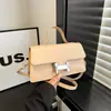 Bolso de Mano Pequeño con Patrón de Cocodrilo para Mujer 2026 Modelo Nuevo Color Sólido Nicho de Gama Alta Simple Versátil Bolso de Hombro