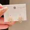 Pendientes de botón de flor de circonita con baño de oro real de 18 quilates sobre aguja de plata, estilo de lujo ligero, pendientes dulces versátiles, pendientes pequeños y delicados para mujer