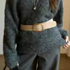 Cinturón de gamuza estilo retro para mujer, con hebilla metálica dorada, perfecto para combinar con jeans en la temporada de otoño 2026