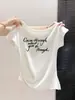 Camiseta Estampada de Manga Curta Off-the-Shoulder com Temperamento de Desejo Puro para Mulheres, Nova Peça Curta Solta Emagrecedora de Verão A13167