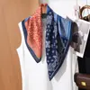 Bufanda Cuadrada de Espiga Simple y Elegante de 65 cm para Mujer, Bufanda de Seda de Lujo Ligero de Gama Alta, Bufanda Multifuncional para Viajes, Chal y Bufanda
