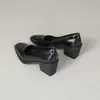 Sapatos Mary Jane Baixos Versáteis de Bico Quadrado Retrô com Salto Bloco para Mulheres Estilo Elegante para Ir ao Trabalho Slip-On Pequenos Sapatos de Couro para Mulheres