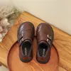 Mocasines Retro Tallados Estilo Británico para Mujer, Nuevo Modelo Primavera 2026, Zapatos de Cuero Planos Versátiles de Suela Blanda Cómodos