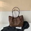 Bolso Tote Estampado de Leopardo para Mujer, Gran Capacidad, Ligero, Bolso de Hombro Único, Modelo para Mujer, Nuevo Modelo 2026, Otoño, Informal, Versátil, Bolso para el Trabajo