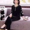 Novo Casaco de Inverno Outono Estilo Chinês para Mulheres de Meia-idade e Idosas, Roupa de Mãe, Solto, Estiloso, Conjunto Casual de Duas Peças, Suéter, Rejuvenescedor