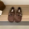 Mocasines lindos y mullidos estilo Birkenstock para mujer, colección otoño/invierno 2026, punta redonda, con detalle de hebilla, cálidos y fáciles de poner, versátiles y elegantes