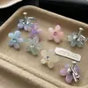 Aretes de Flor de Circonia de Colores Estilo Coreano con un Toque de Lujo, Frescos y Elegantes, Aretes de Diseño Versátil y Único para Mujeres