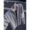 Jaqueta Cardigan de Tricô com Três Barras para Homens, Outono e Inverno, Solta e Casual, Novo Modelo Popular, Atacado Transfronteiriço de Comércio Exterior