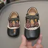 Zapatos de Piel con Adorno de Encaje para Niñas 2026 Nuevo Estilo Primavera/Verano Lindos Zapatos Planos con Lazo para Niños Pequeños Zapatos de Presentación