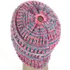 Chapéu de lã feminino rabo de cavalo tricotado cor Fio misto Outono e inverno europeu e americano explosões boné pullover multicolorido sem logotipo CC