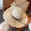 Sombrero de Playa de Paja Raffia Estilo Francés de Ala Ancha Sombrero de Protección Solar para Vacaciones en la Costa 2026 Nuevo Diseño Hueco Sombrero de Paja Parasol para Mujer