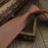 Corbata para Hombre Estilo Británico Retro Atada a Mano Color Café Traje de Negocios Boda Novio Caja de Regalo para Boda
