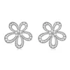 Pendientes de Flor de Cinco Pétalos Tachonados de Diamantes de Lujo Aguja de Plata, Diseño Simple y Versátil, Joyería para Orejas de Temperamento Elegante y Gentil