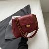 Bolsa Pequena Vintage Bordada com Pedras para Mulheres 2026 Nova Moda Versátil Bolsa Transversal com Corrente Bolsa de Ombro Tendência Mais Vendida