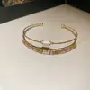 Pulseira Europeia e Americana Transfronteiriça com Diamantes Incrustados, Irregular, Multicamadas, Contas e Pérolas, Pulseira Fashion e Elegante, Joia de Luxo Leve e de Alta Qualidade
