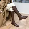 Botas de montaria marrons de salto baixo para mulheres, moda 2026 outono/inverno novo estilo coreano, botas altas de salto baixo para mulheres baixinhas, botas longas afinadoras