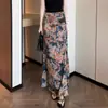 Conjunto de Duas Peças Feminino de Verão Novo Elegante Camiseta Justa de Manga Curta com Decote V e Saia com Fenda Estampada Tendência
