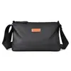 Bolsa Cuadrada Pequeña para Hombre de Comercio Exterior Transfronterizo Modelo Nuevo 2025 Bolso Cruzado para Mujer Ligero Simple Moda Urbana Bolsa para Teléfono Móvil