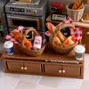 Accesorios de Resina DIY Casa de Muñecas Cesta de Pan Tejida Realista Cesta Miniatura Accesorios de Escena Ob11