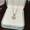 Colgante de Luz de Seguridad con Piedra Ojo de Gato de Hielo Lujo Nicho Versátil Cadena para Clavícula de Acero de Titanio Diseño para Mujeres Candado de Longevidad