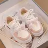 Zapatillas Deportivas Infantiles 2026 Otoño Nuevo Estilo Niñas Estilo Campestre Zapatillas de Suela Gruesa Moda Estudiantil Lazo Zapatos Blancos