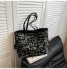 Bolso de Mano de Gran Capacidad para Mujer 2025 Nuevo Estilo Estudiante Clase Bolso de Hombro Versátil para Trabajo y Desplazamientos Bolso Tote